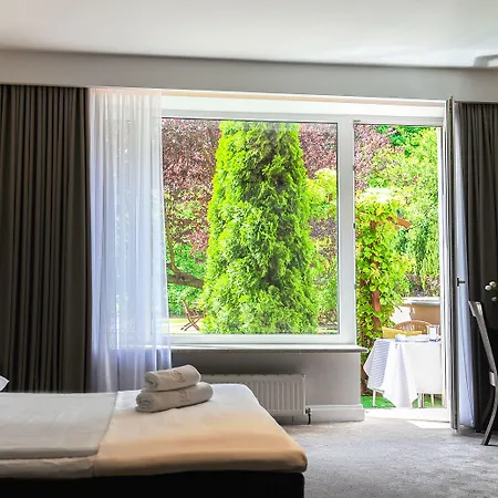 Eva Hotel 2*