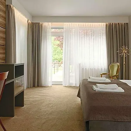 Hotel Eva 2*