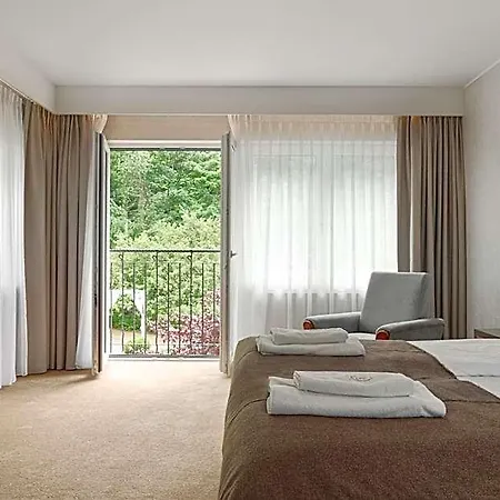 Eva Hotel 2*