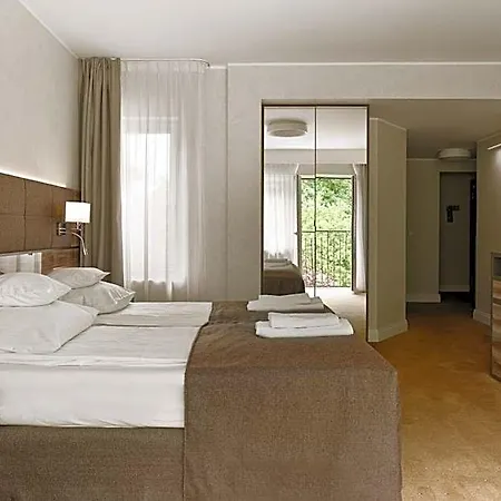 Hotel Eva 2*